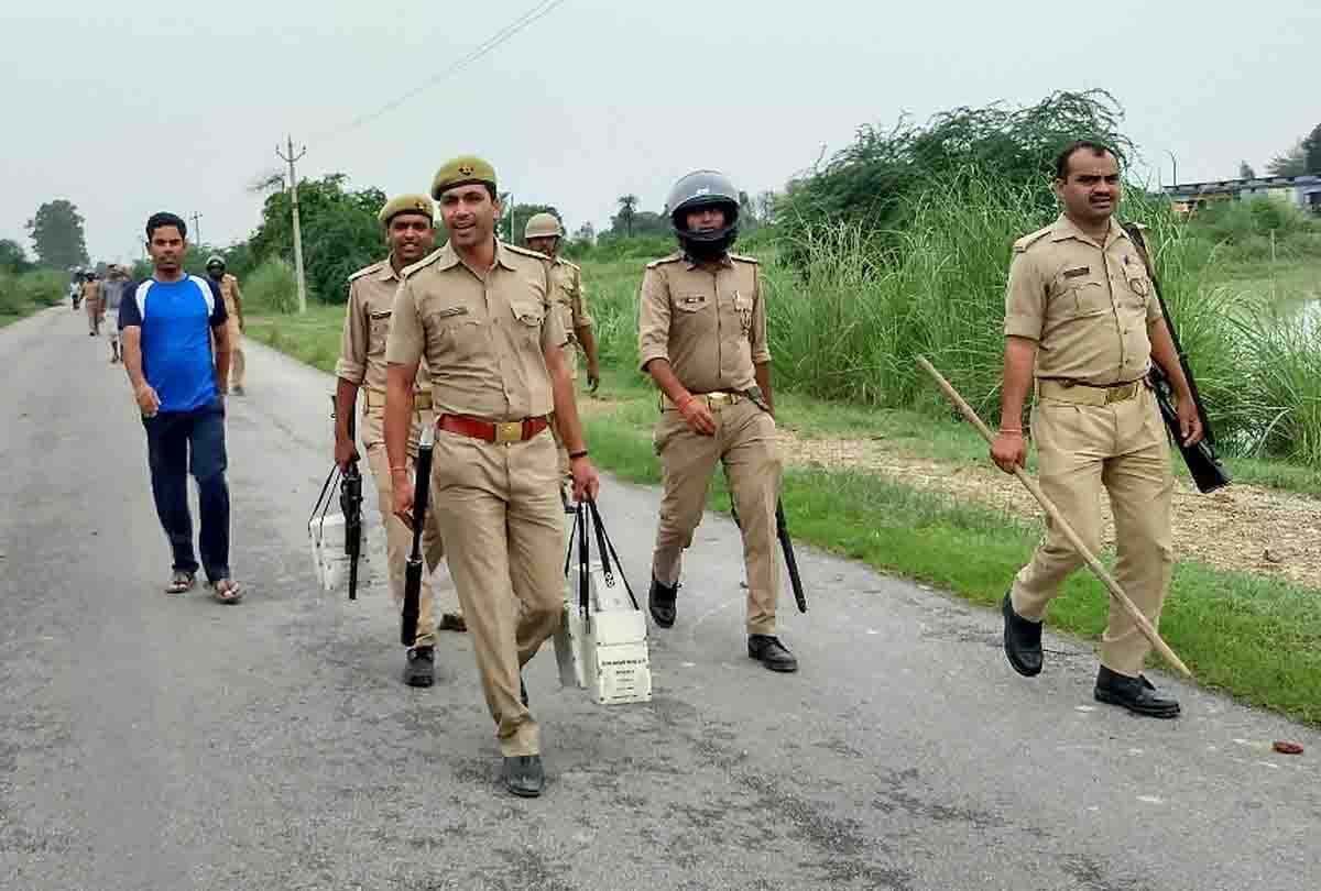 Villagers did stone pelting On refusal to cut off runway