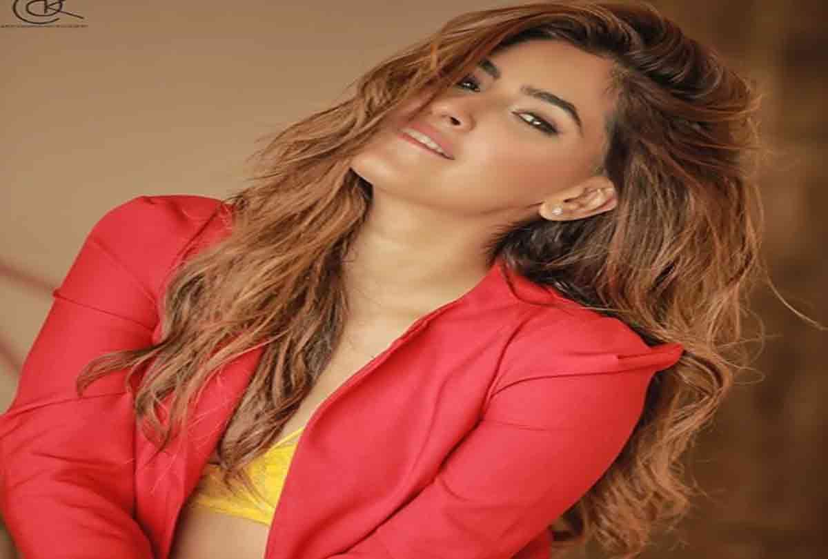 karishma sharma recent glamorous photoshoot viral in social media