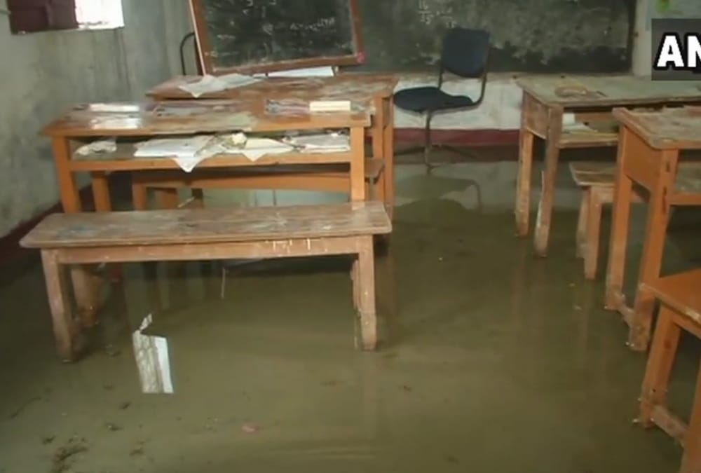 waterlogging in school near chief minister house in lucknow.