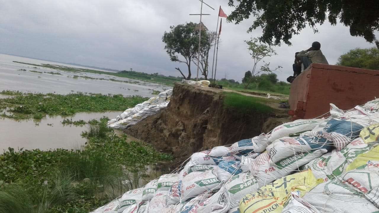 Ghaghra water level is in danger at azamgarh and mau