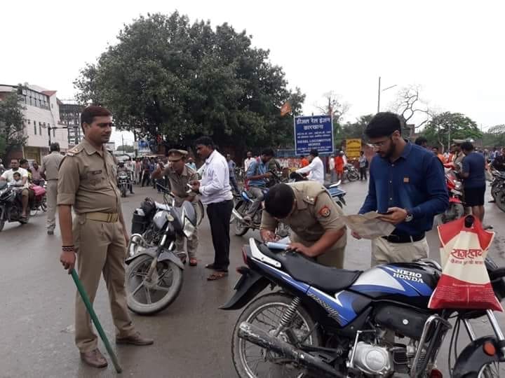 Biggest action taken by traffic police in varanasi