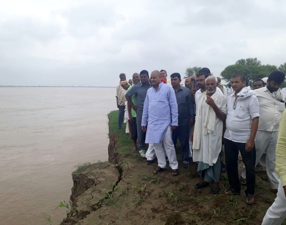 Ghaghra water level is in danger at azamgarh and mau