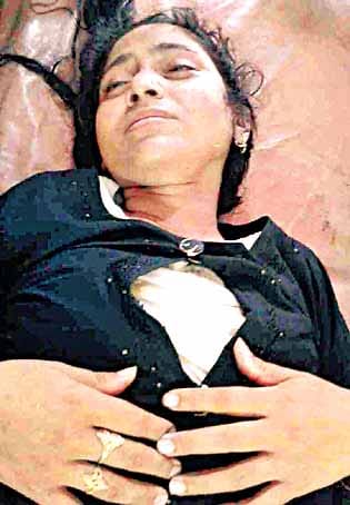 women try to suicide in bhakhara dam