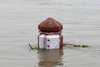 खतरे के निशान से ऊपर पहुंचा पानी