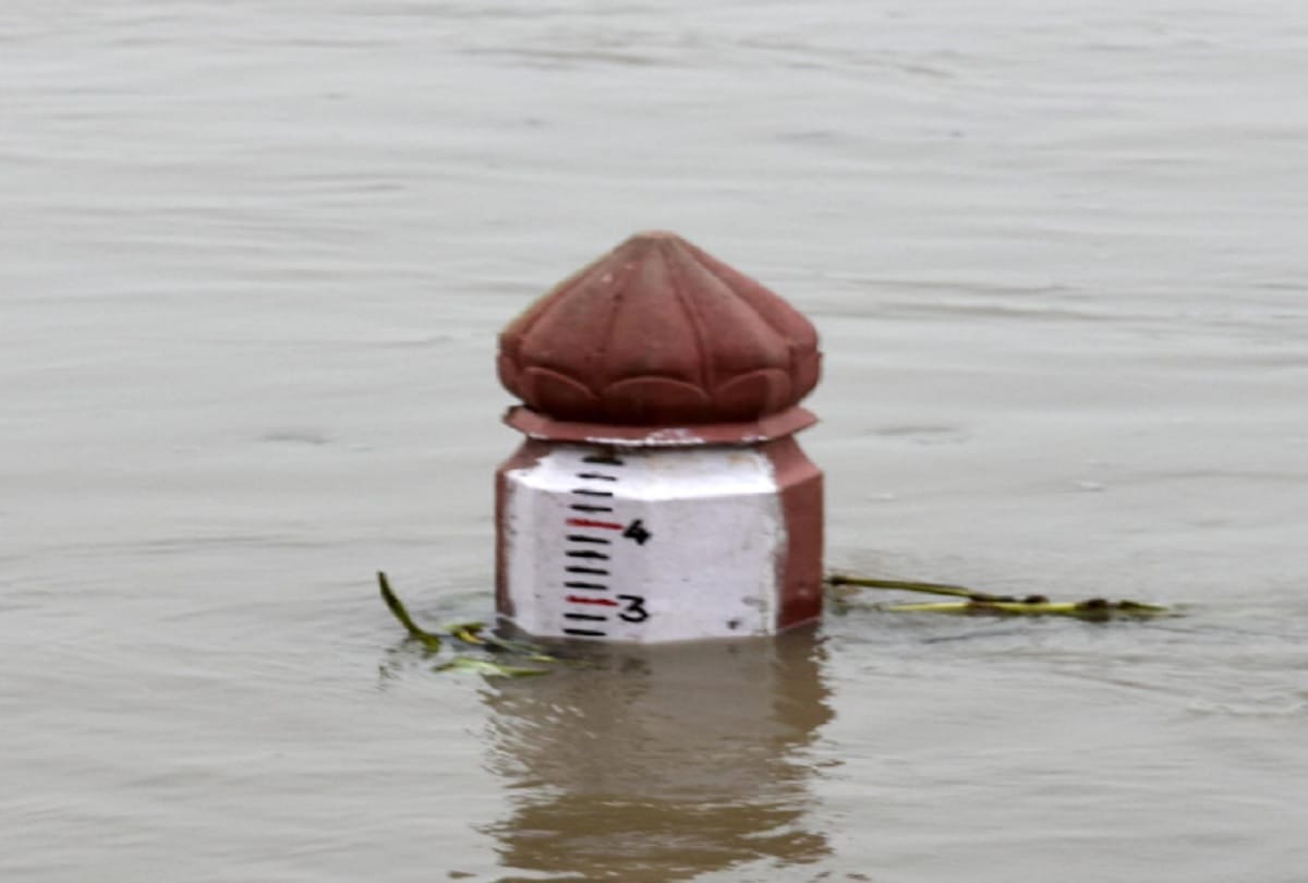 Yamuna crossed the danger mark in mathura