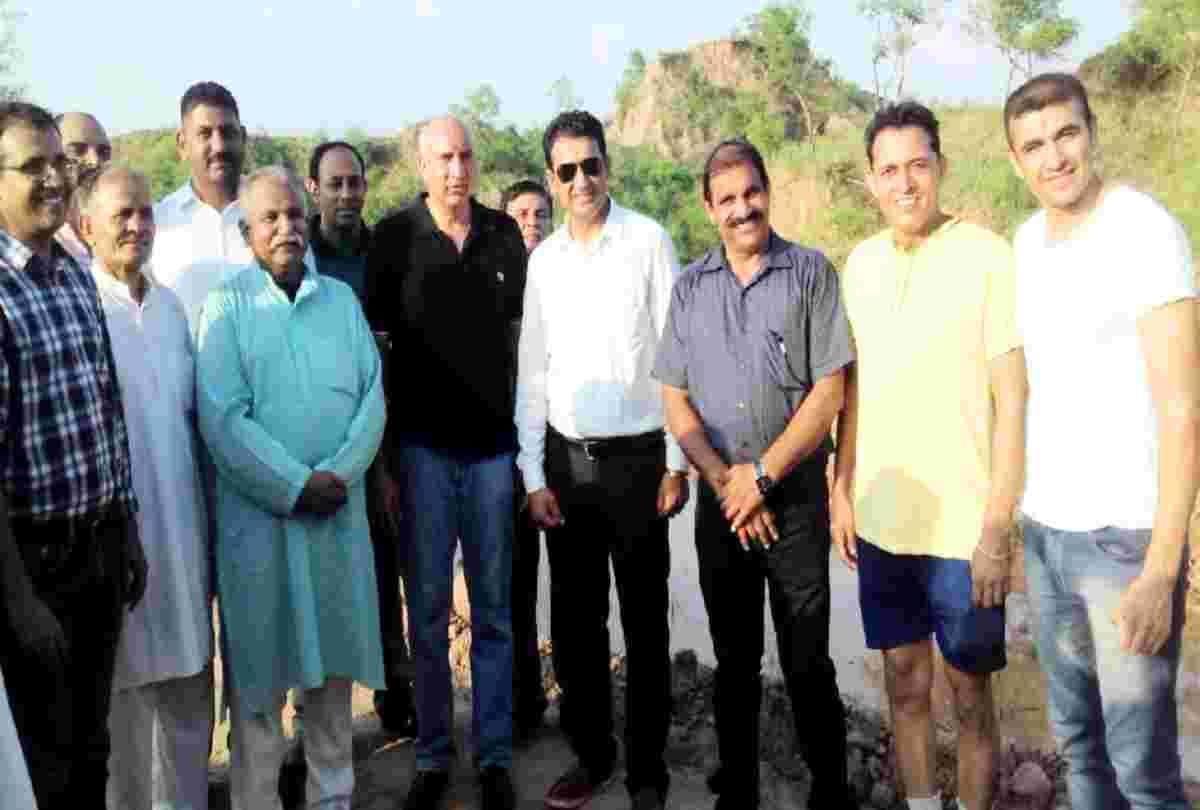 Sachin Tendulkar's team gave one million to the playground of Dabhota village