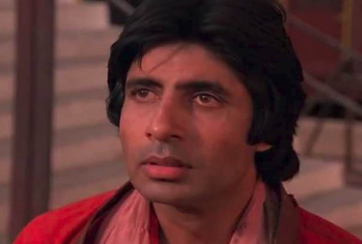 Amitabh bachchan had failed in akashwani exams and rejected in many films