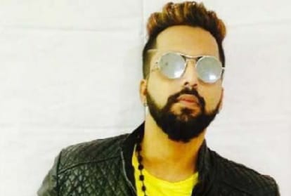 singer mika assistant video editor theft in his house, now arrested