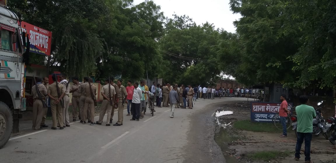girl student killed in truck accident at azamgarh when she was going to school