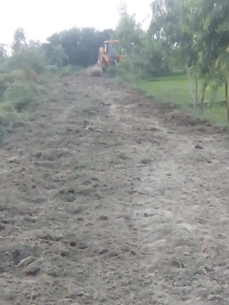 manrega digging work done by jcb