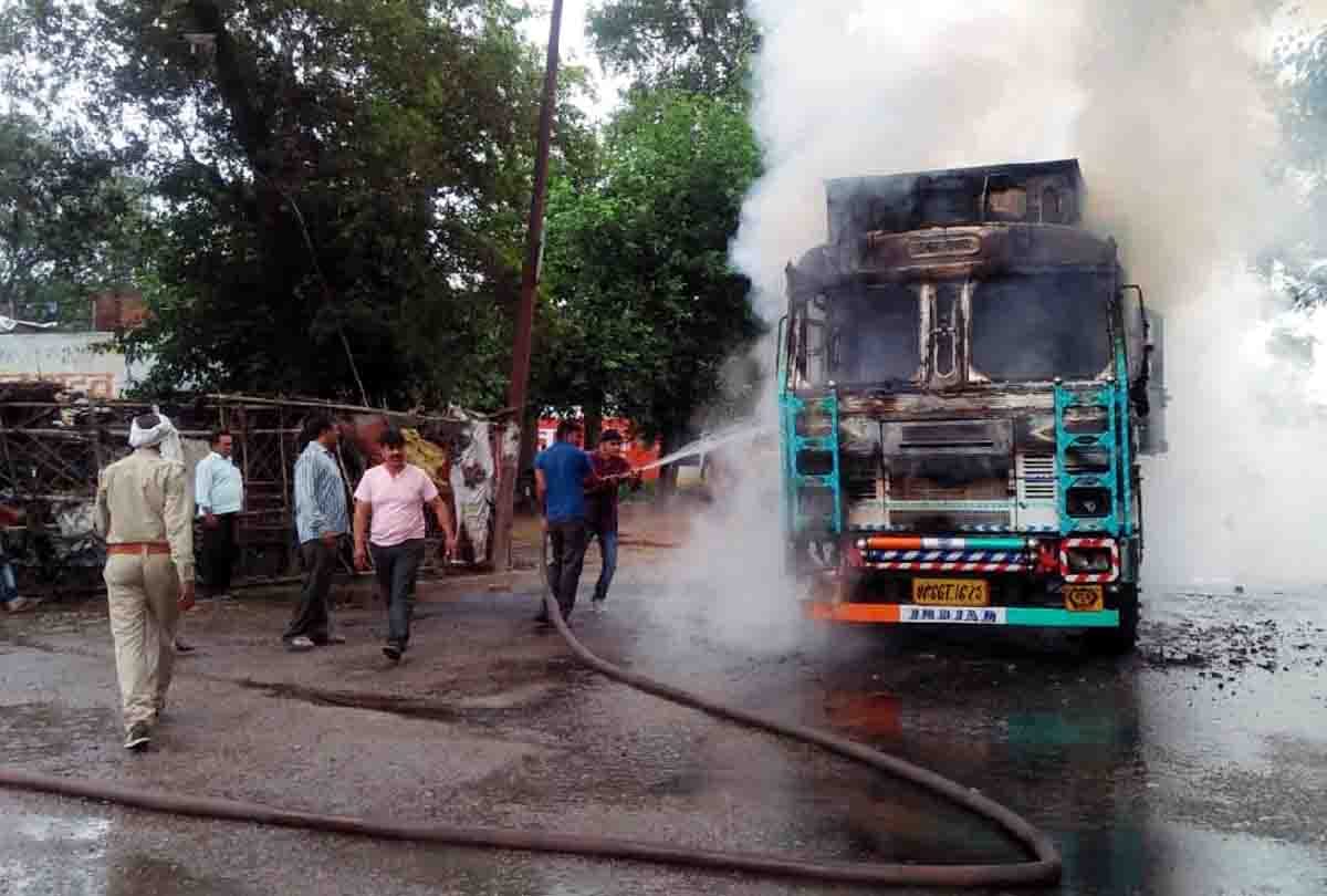 Class 9th student run over by a truck in Unnao