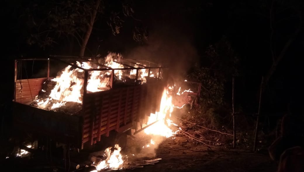 after devotee death in road accident kanwar devotee set fire on truck