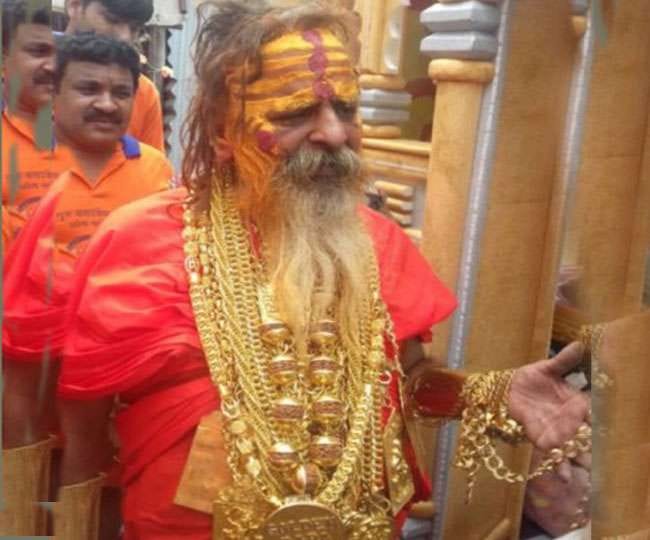 this Baba commences Kanwar Yatra wearing 20 Kg gold