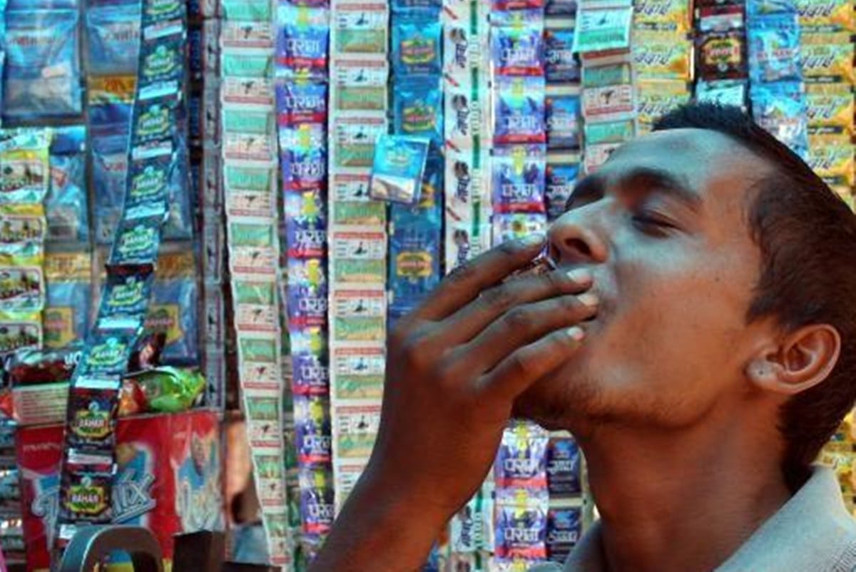 IIT Kharagpur report said gutka and pan masala packets are the prime reason of waterlogging