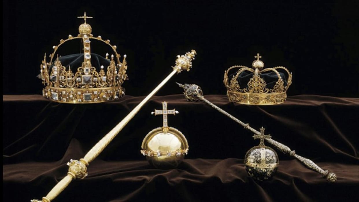 Thieves Steal Swedish royal jewels and escaped by speedboat