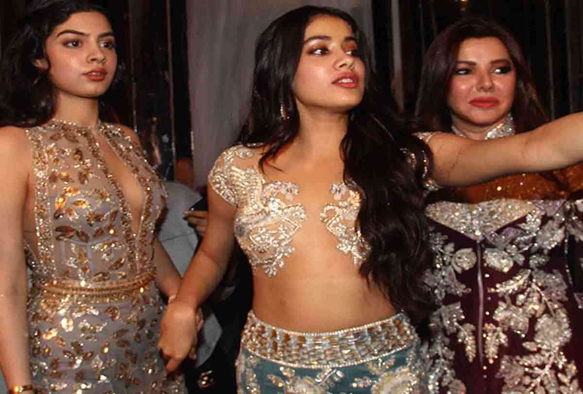 janhvi kapoor and khushi kapoor with ishaan khattar at fashion show look glamorous