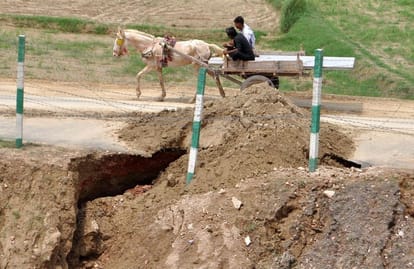 Agra Lucknow Expressway's service road damaged