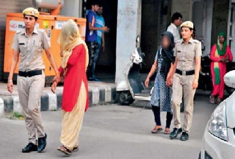 Prostitution on Cyber Cafe, Big Racket More Than Sonu Punjaban