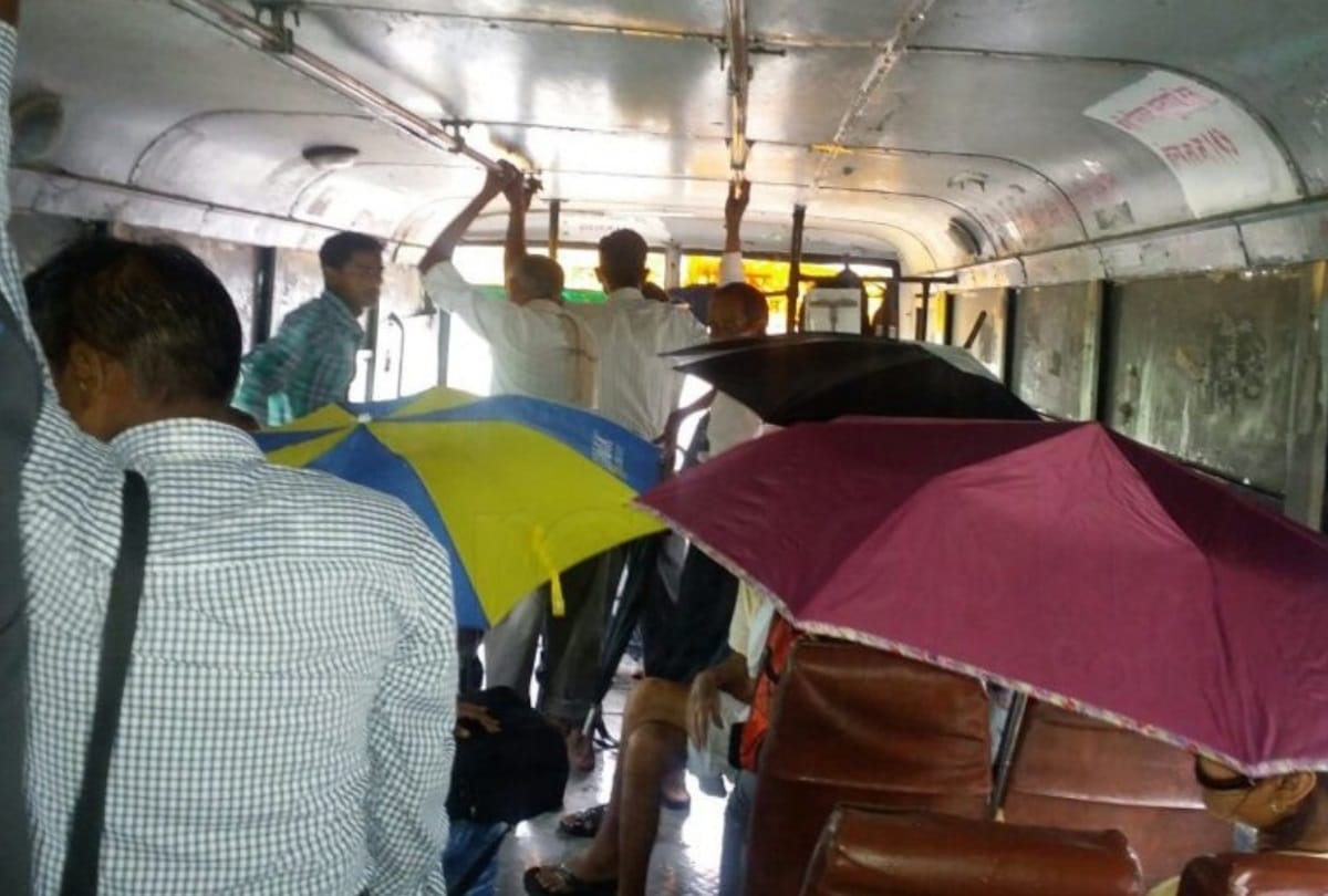 bad condition of roof of bus in uttar pradesh