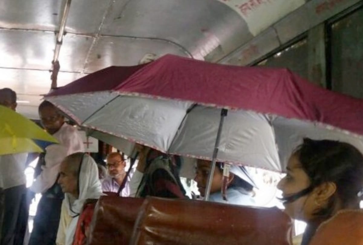 bad condition of roof of bus in uttar pradesh