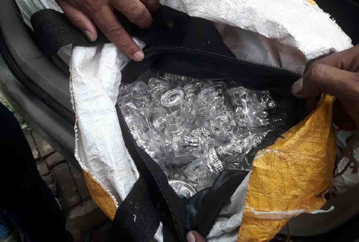 7 lakh rupees and 46kg silver in kanpur