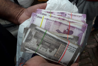 7 lakh rupees and 46kg silver in kanpur