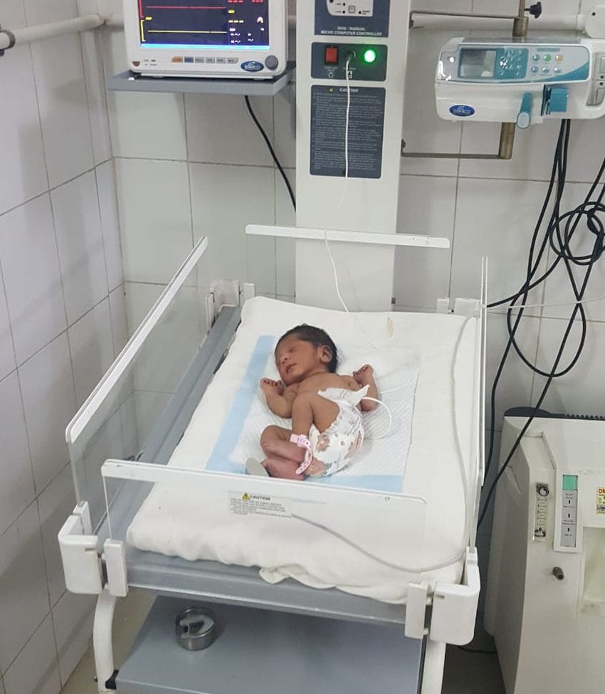 कैसी मां थी, बच्ची को अस्पताल में छोड़ गई