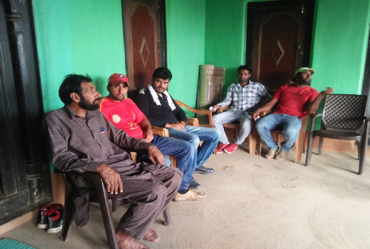martyr aurangzeb father said army should give jobs to his village youths to finish kashmir terrorism