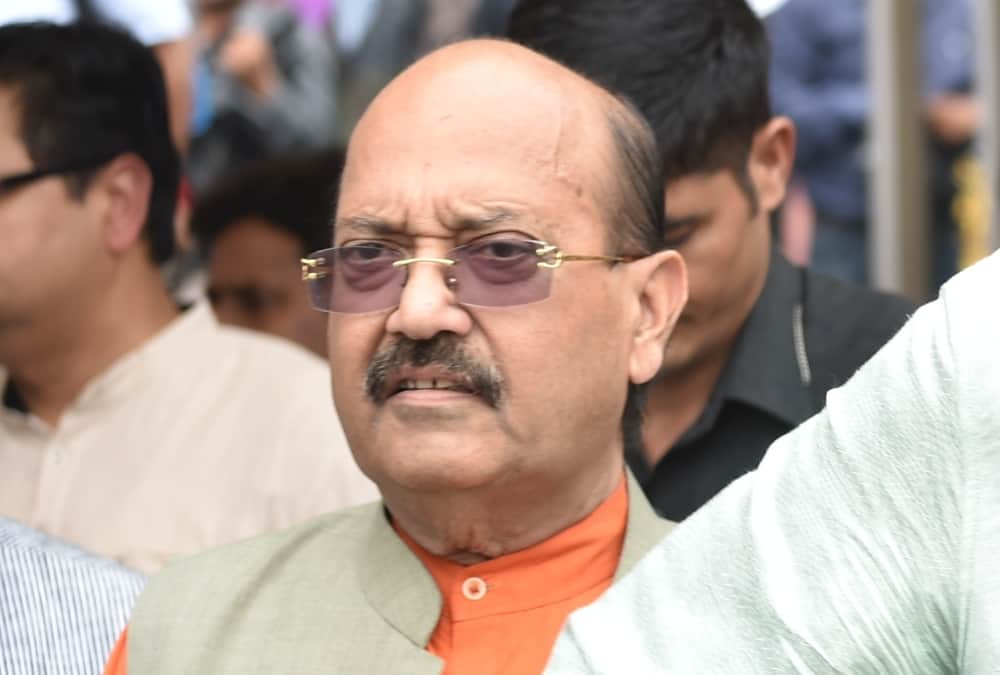 Amar Singh says Jaya to Tell Amitabh Bachchan not to do Jumma Chumma and gets trolled