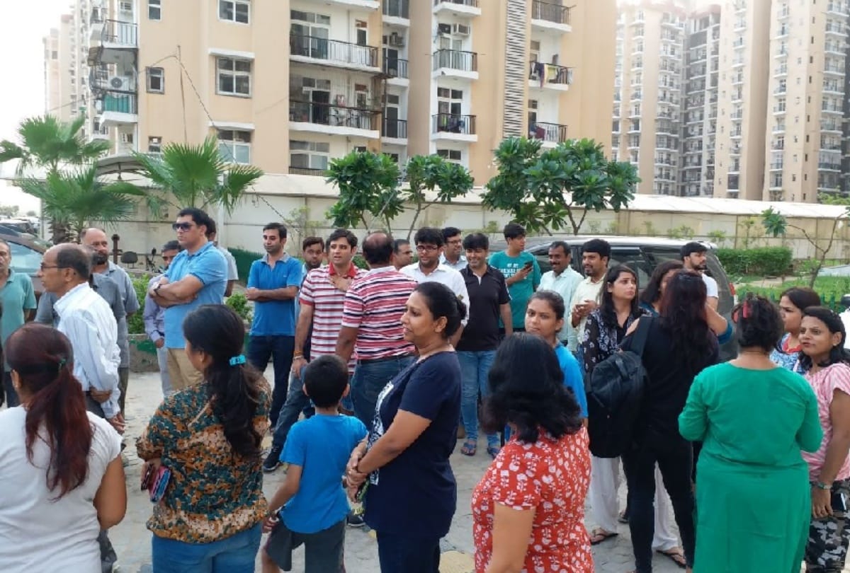 Amrapali society electricity cut for 24 hours in noida