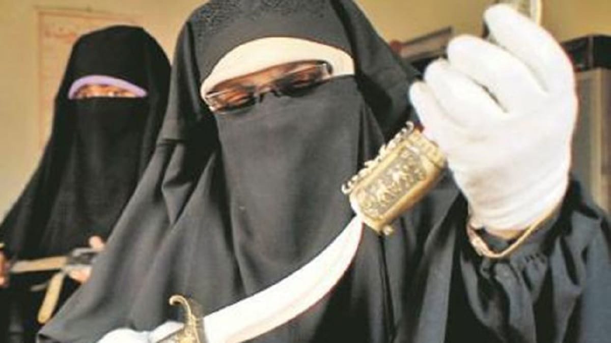 Kashmiri separatist Asiya Andrabi was in regular touch with Pak PM Sharif ex-ISI chief