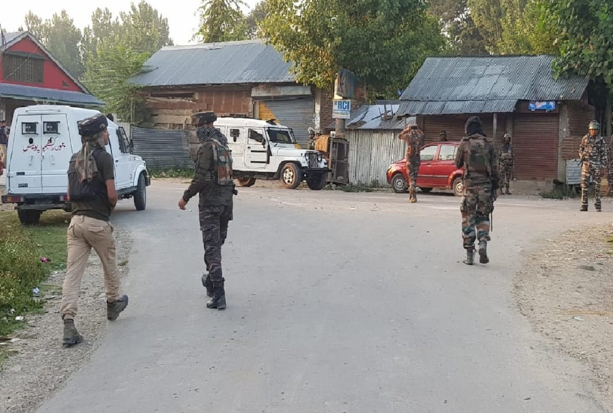3 police man killed by militants today in South Kashmir