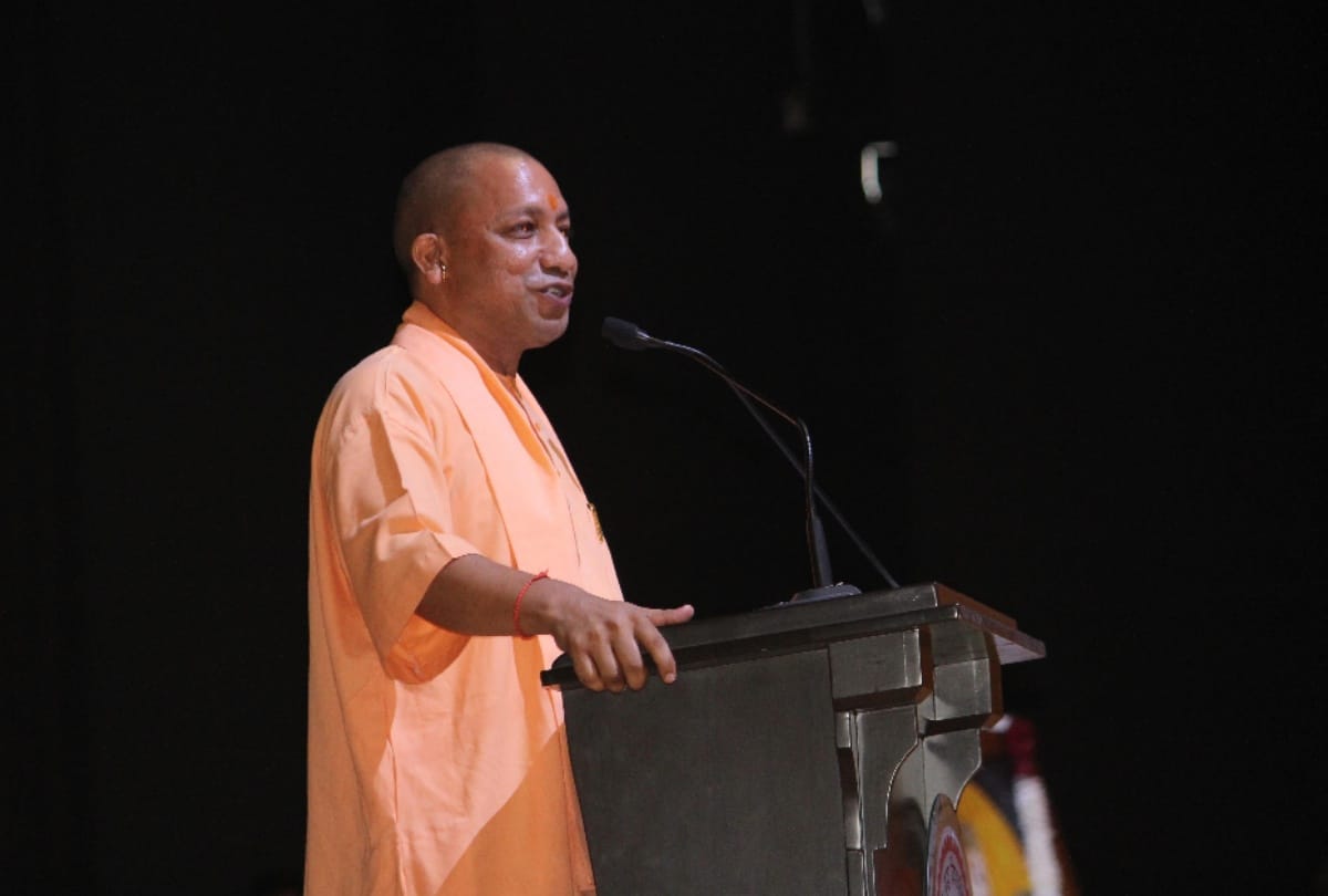 CM yogi talking about central and state work in gbu