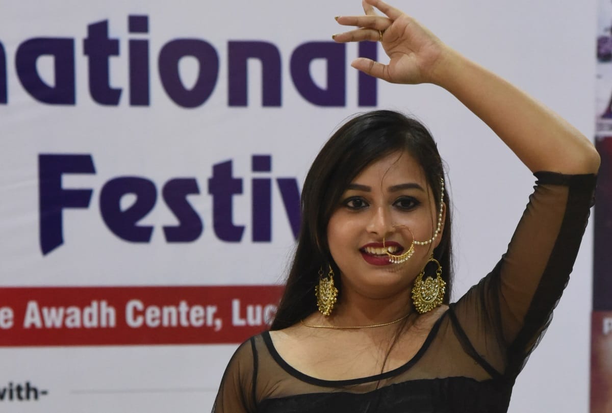 dance competition in a mall of lucknow