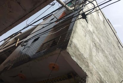 A young woman dead body found in cupboard at Delhi