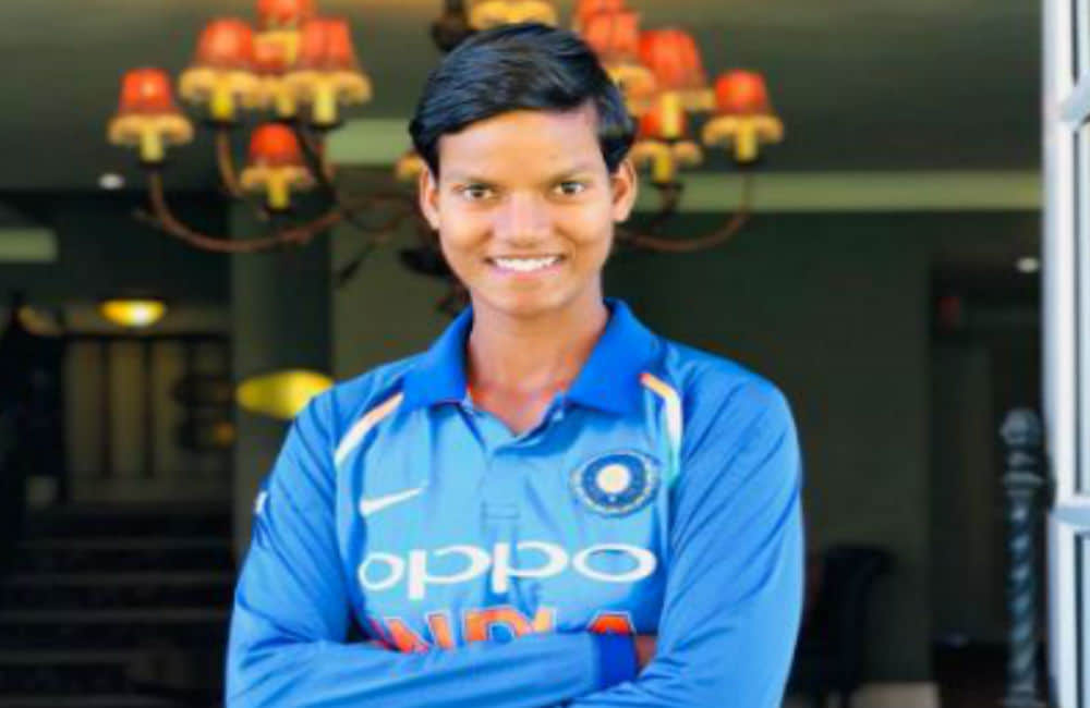 Agra's Poonam Yadav got top prize in women's cricket