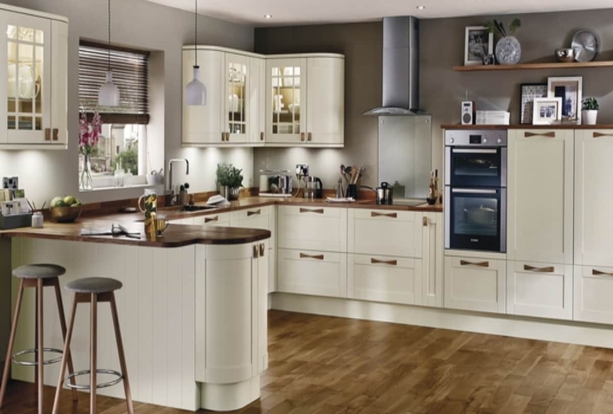 follow these five vastu tips to solve money problem