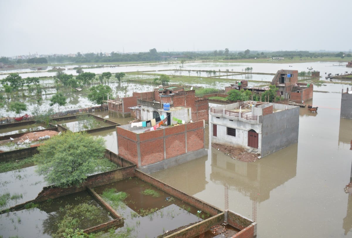 illegal colonies will be removed from the bank of gomti