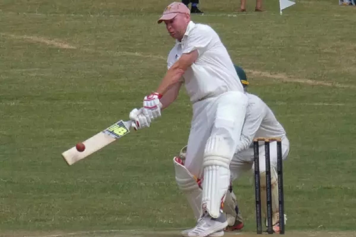 mike simpson smashed double century in just 50 balls