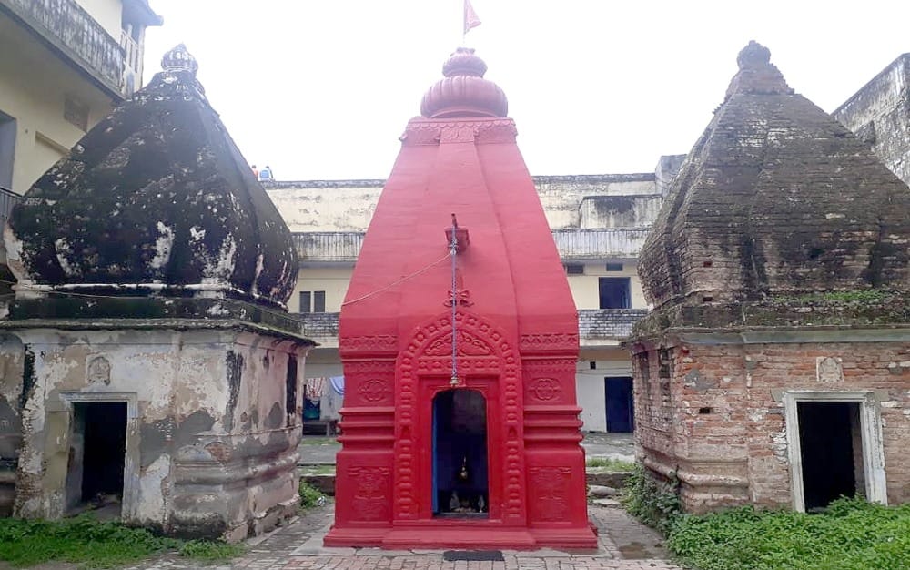 वाल्मीकि समाज की महिलाओं को मंदिर जाने से रोका,  हंगामा