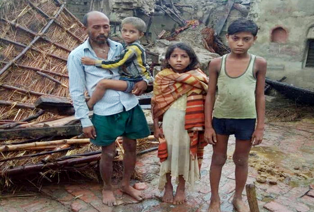 death due to collapse of raw house in Fatehpur 