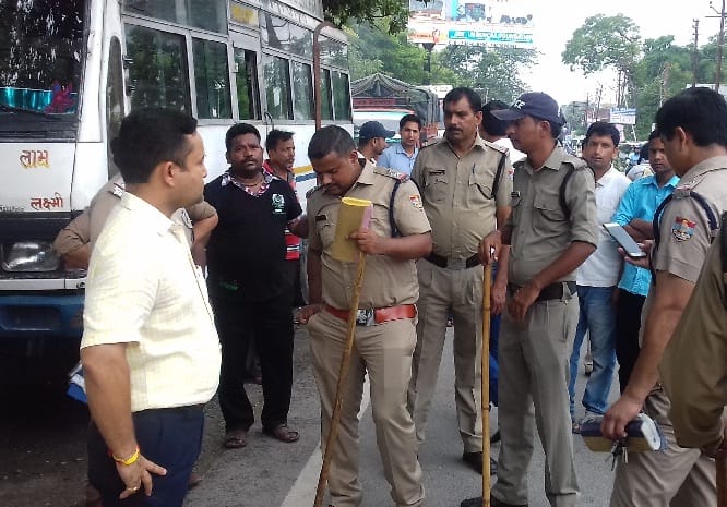 रानीखेत रोड पर चला अतिक्रमण हटाओ अभियान