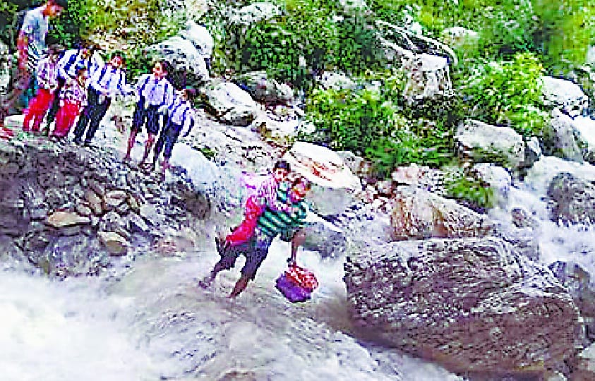 children risking life to go to school
