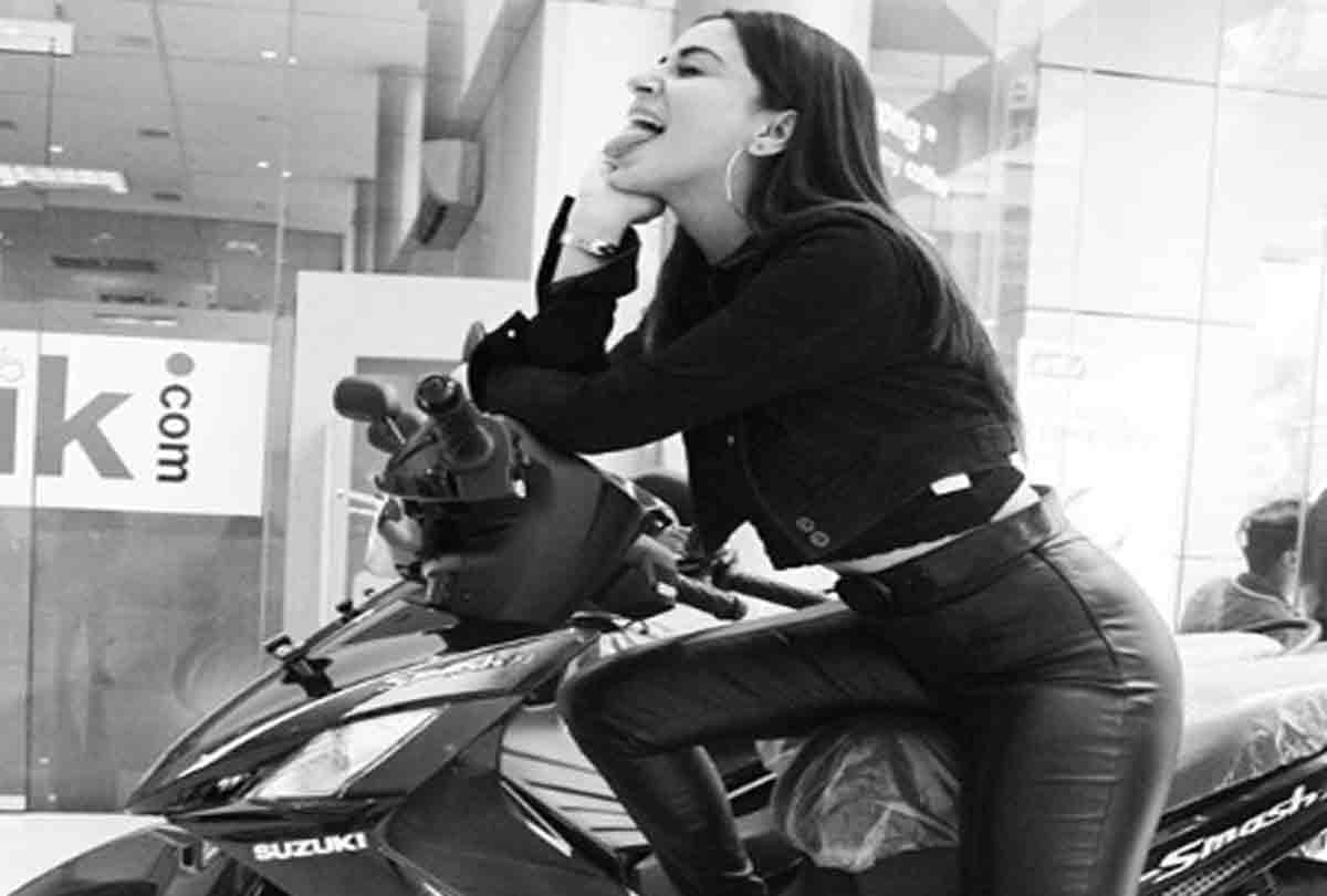 shraddha arya ignored mumbai police warning and do kiki challenge