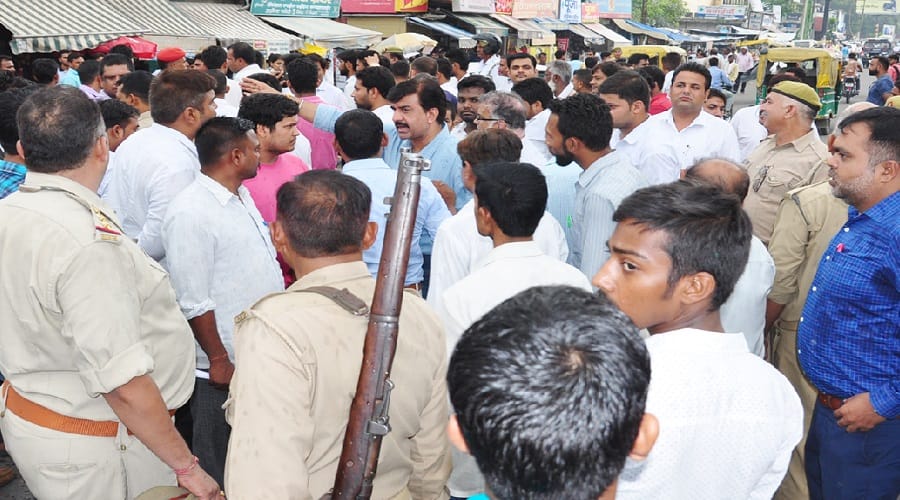 Ruckus in Saharanpur cutcherry, Controversy in lawyers and soldiers