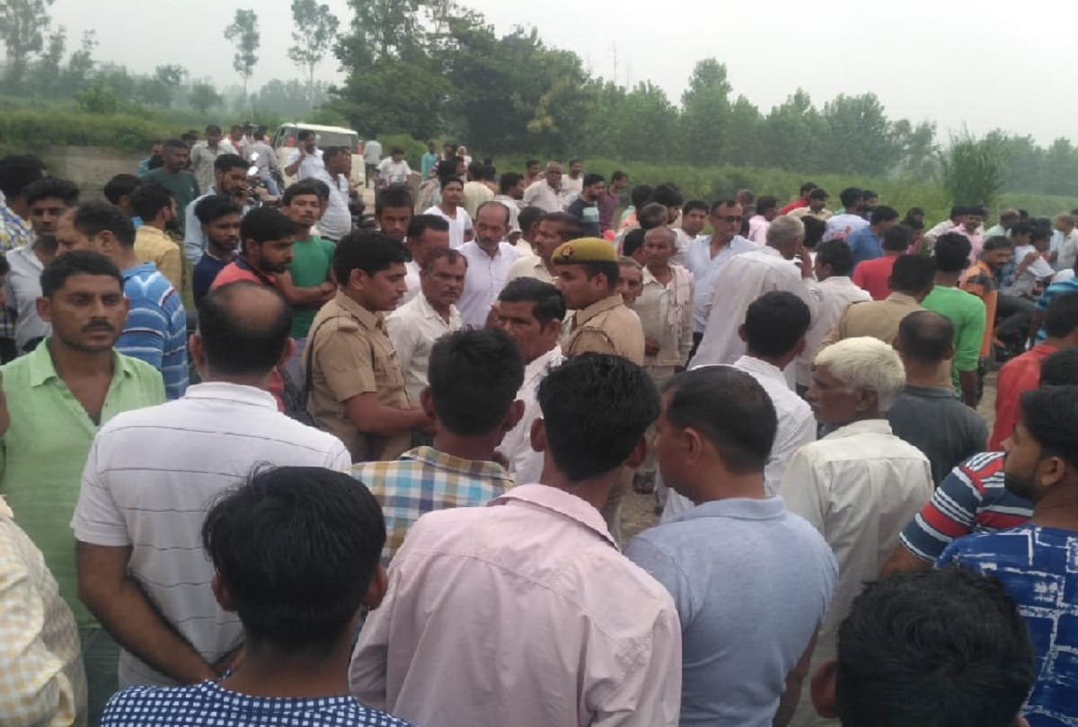 murder of the principal in Saharanpur, and the demand for bribe, see photos