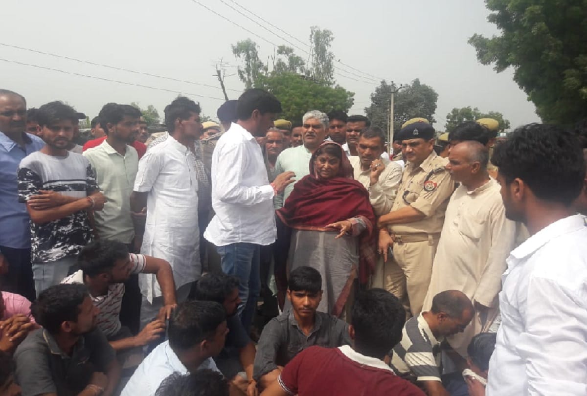 murder of the principal in Saharanpur, and the demand for bribe, see photos