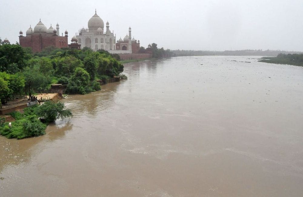 flood situation in agra as yamuna water level rises