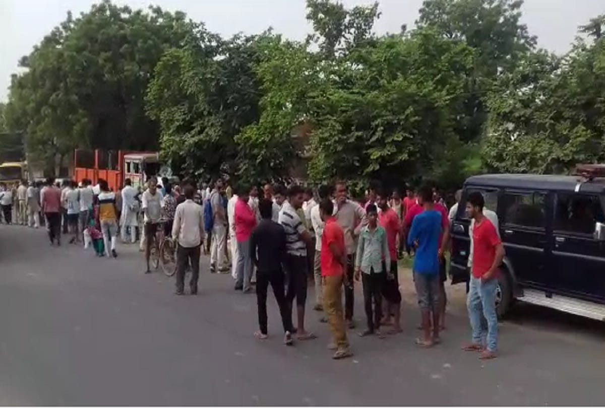 collision between school bus and truck on Delhi-Yamunotri highway in Baghpat