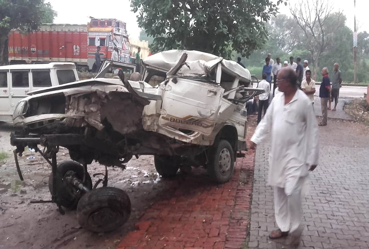 Five people killed in road accident in jaunpur 